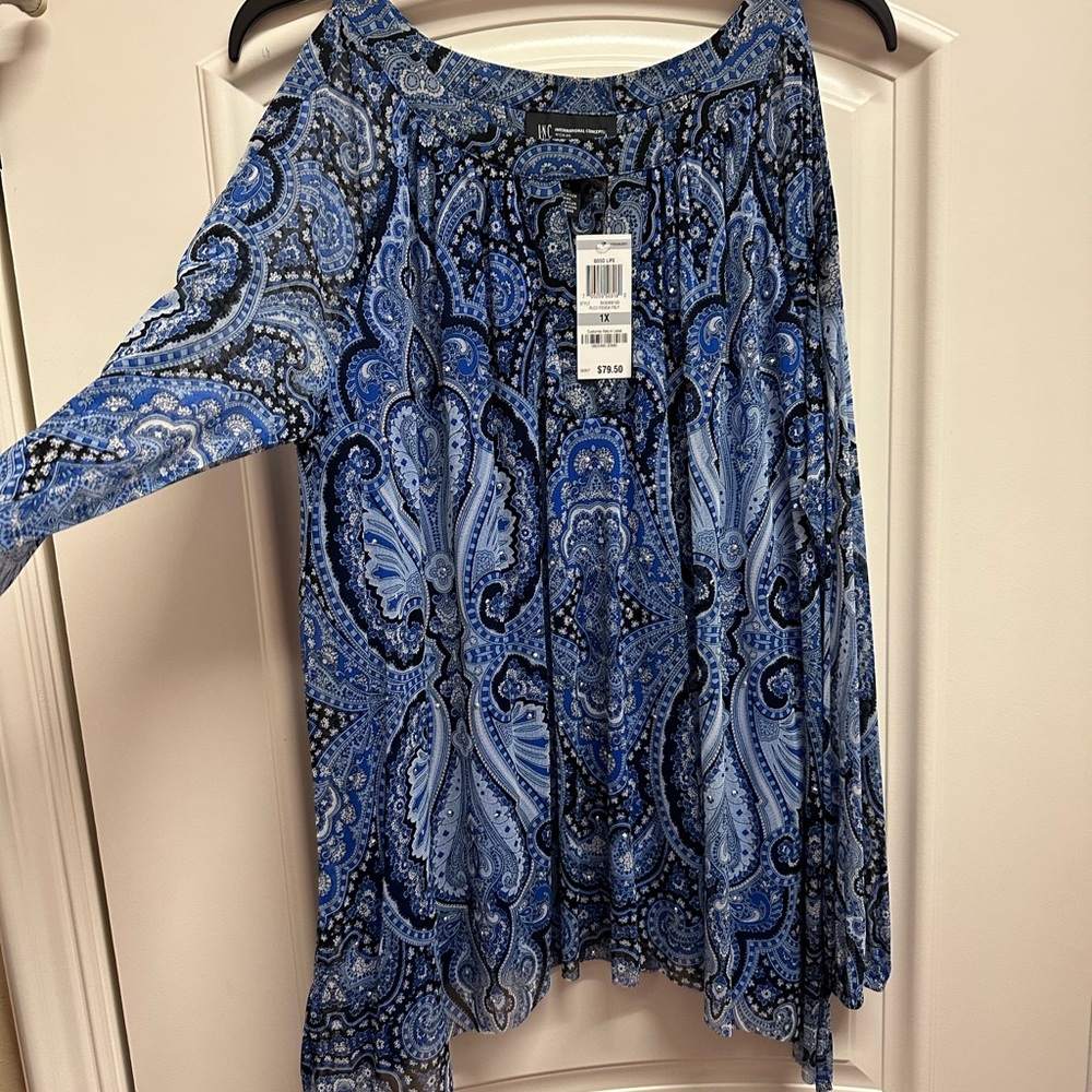 INC International Concepts cold shoulder blouse, size 1X
Brand new with tags